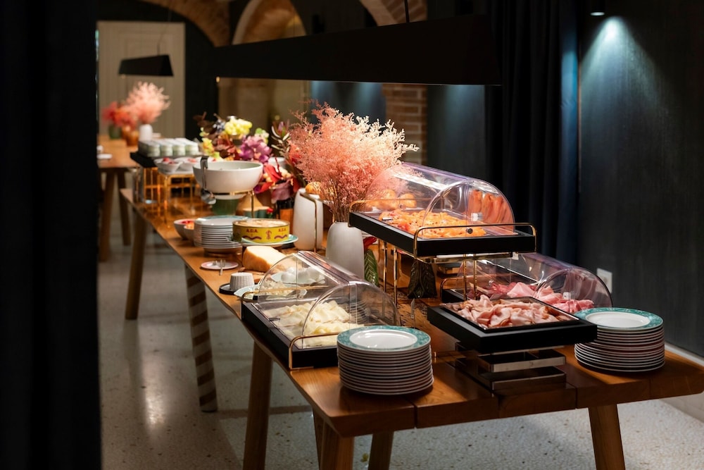 Cà Bonfadini Historic Experience — Restaurant & bars in Venice, Veneto
