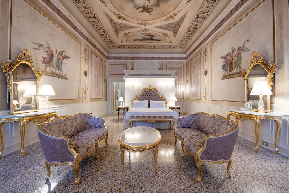 Cà Bonfadini Historic Experience — Hotel rooms in Venice, Veneto