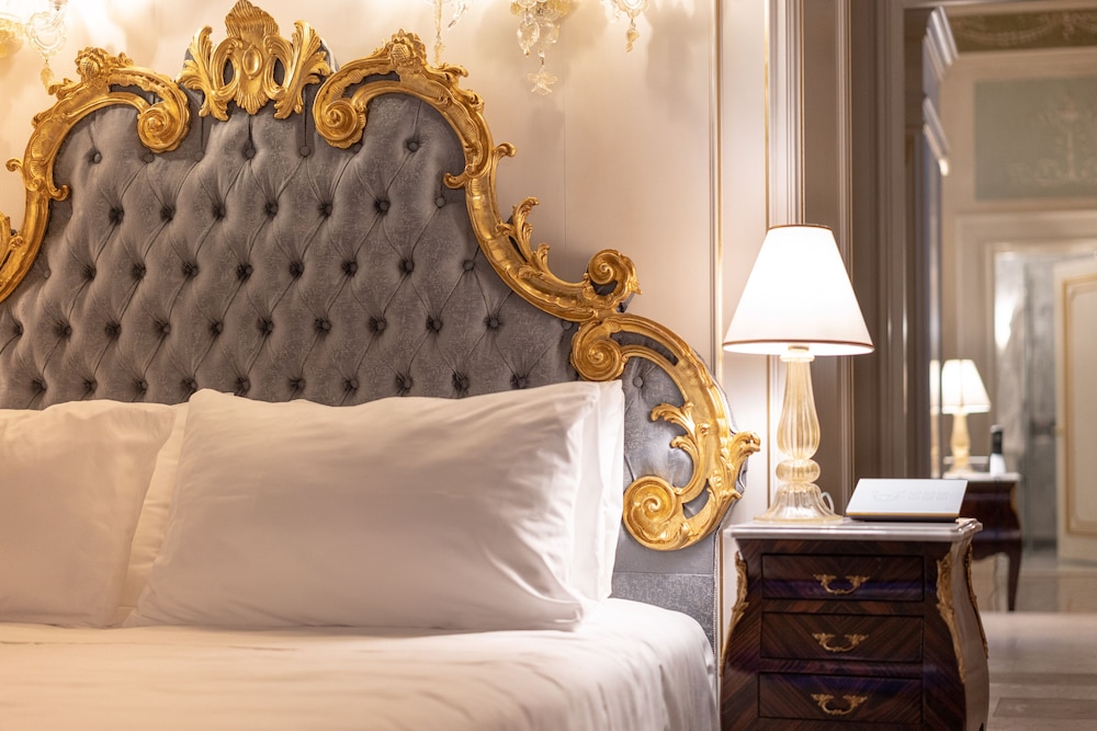 Cà Bonfadini Historic Experience — Hotel rooms in Venice, Veneto