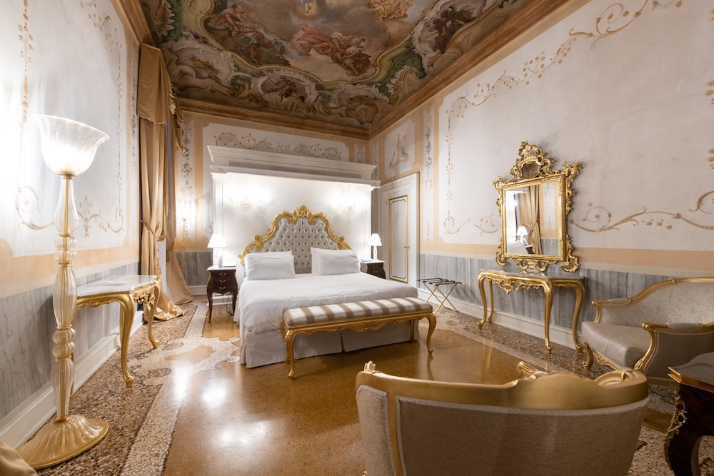 Cà Bonfadini Historic Experience — Hotel rooms in Venice, Veneto