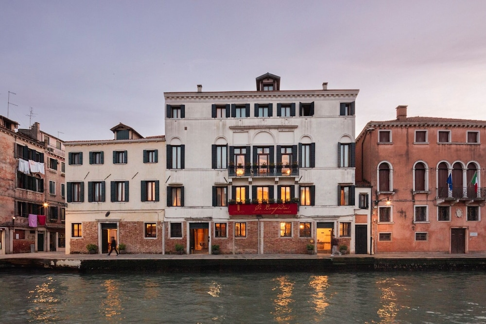Cà Bonfadini Historic Experience — Hotel building in Venice, Veneto