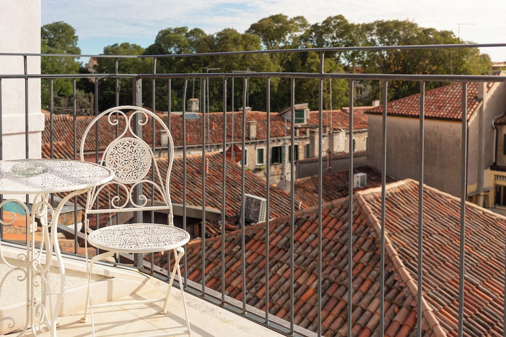 Cà Bonfadini Historic Experience — Hotel building in Venice, Veneto