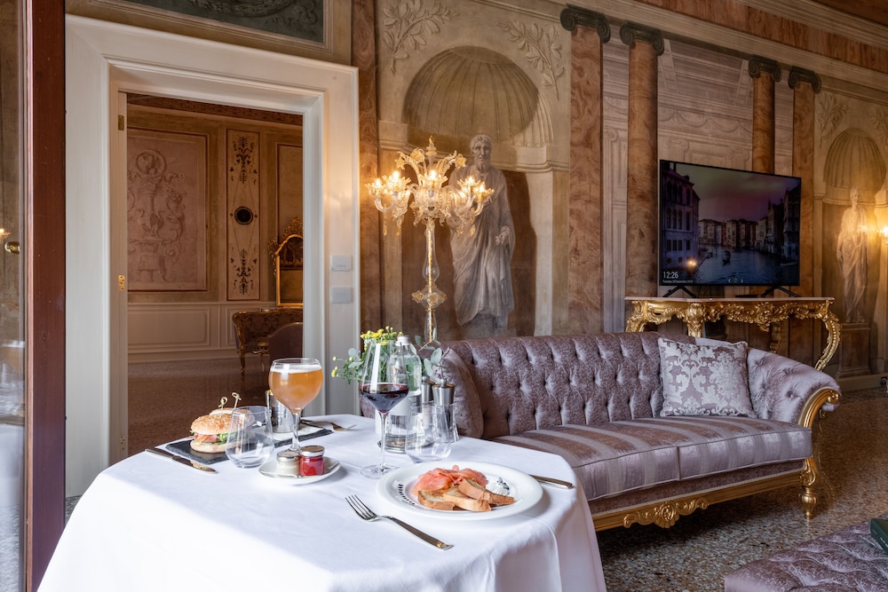 Cà Bonfadini Historic Experience — Restaurant & bars in Venice, Veneto