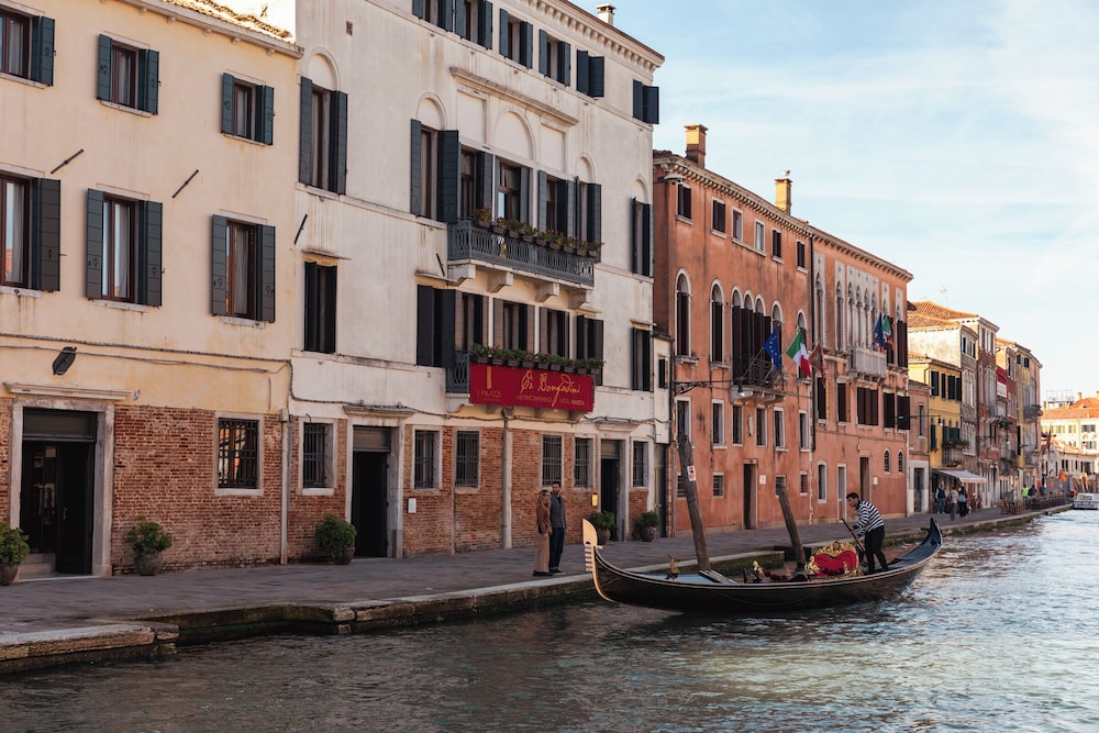 Cà Bonfadini Historic Experience — Hotel building in Venice, Veneto