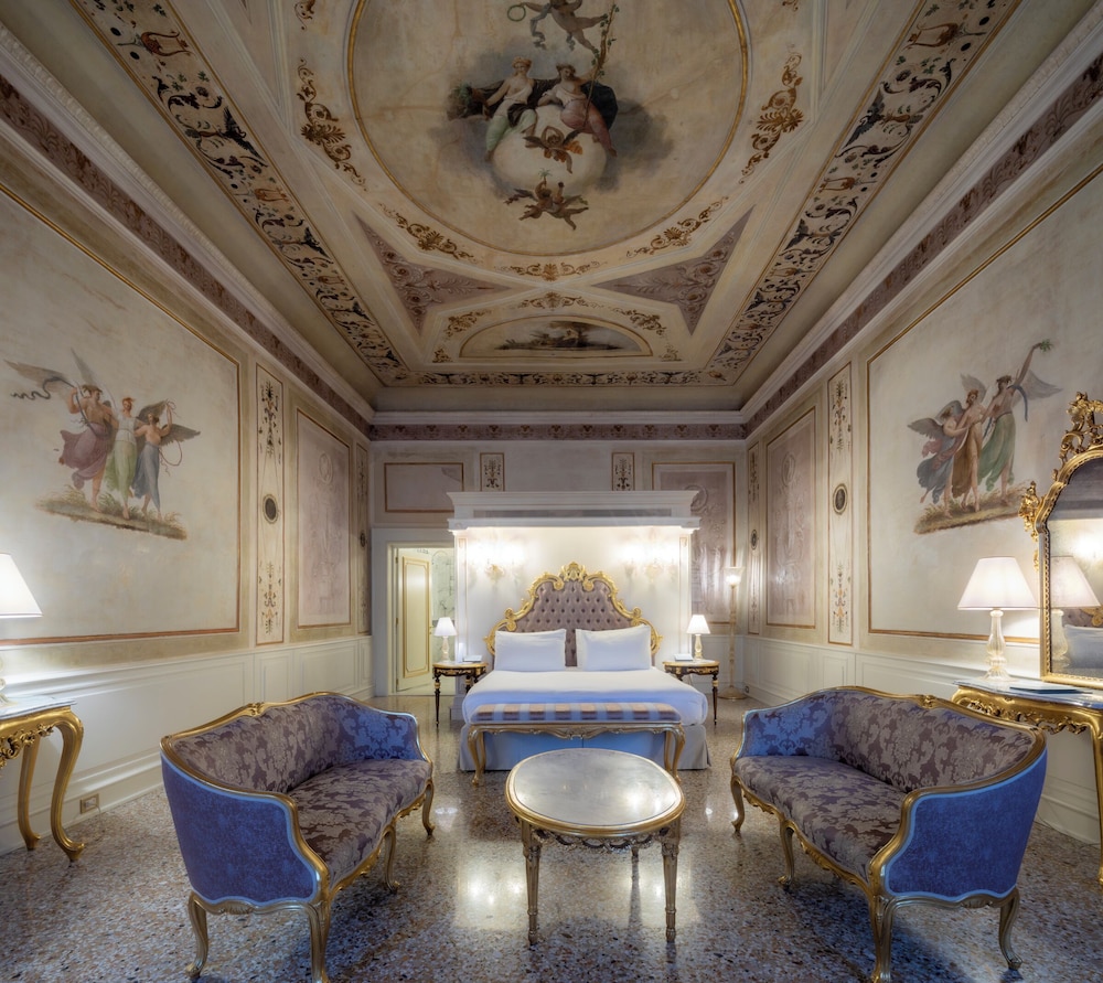 Cà Bonfadini Historic Experience — Hotel rooms in Venice, Veneto