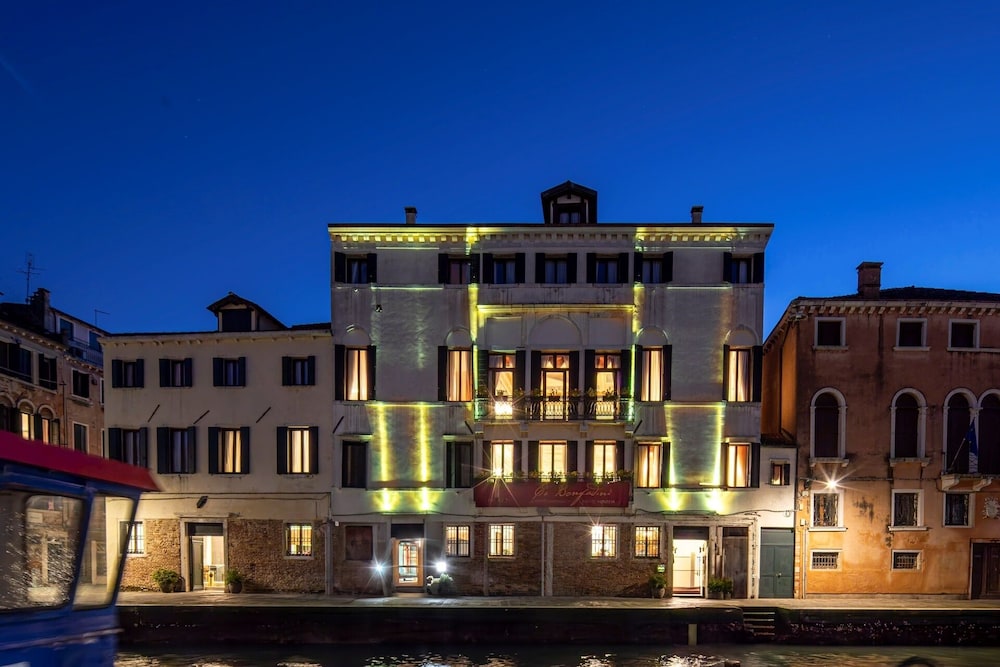 Cà Bonfadini Historic Experience — Main photo in Venice, Veneto