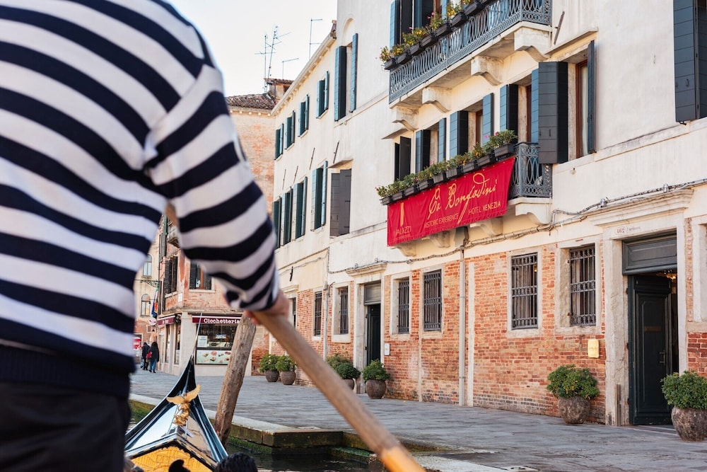 Cà Bonfadini Historic Experience — Hotel building in Venice, Veneto