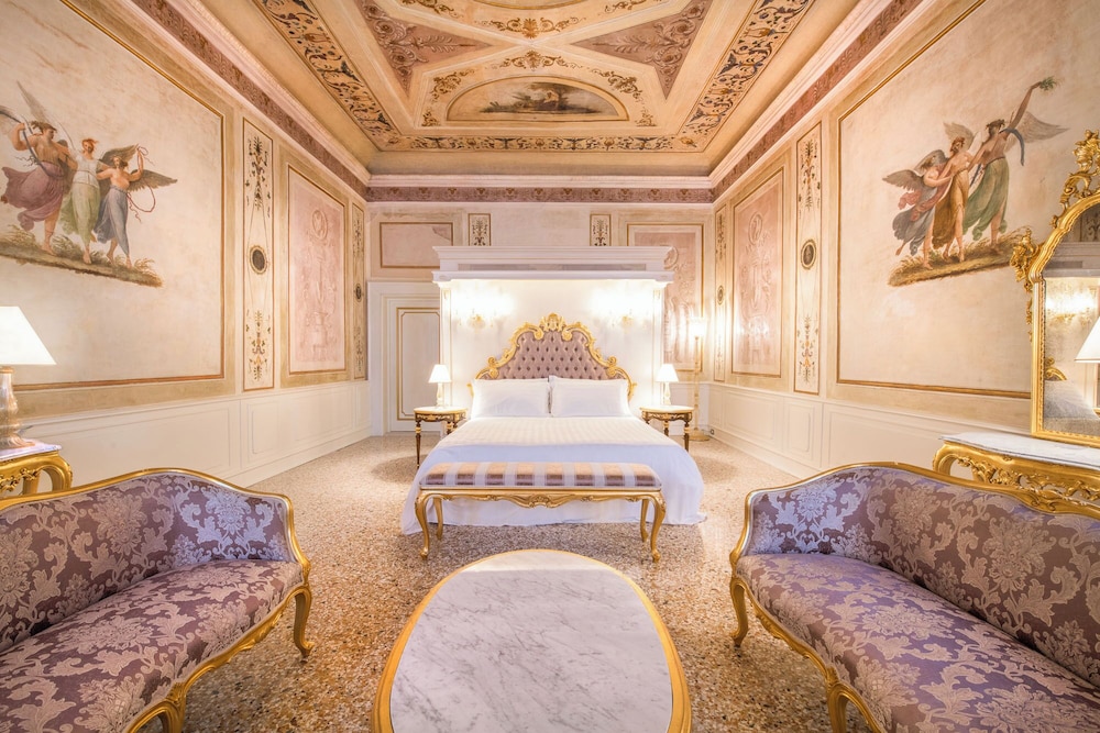 Cà Bonfadini Historic Experience — Hotel rooms in Venice, Veneto