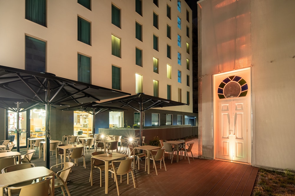 Holiday Inn Express Lisbon - Plaza Saldanha by IHG — Restaurant & bars in Lisbon, Lisboa