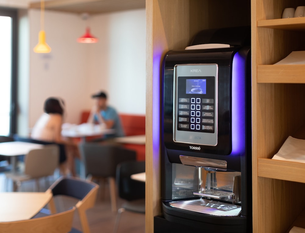 Holiday Inn Express Lisbon - Plaza Saldanha by IHG — Restaurant & bars in Lisbon, Lisboa