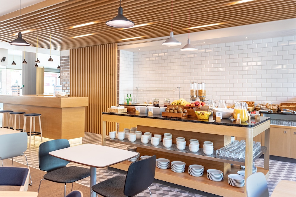 Holiday Inn Express Lisbon - Plaza Saldanha by IHG — Restaurant & bars in Lisbon, Lisboa