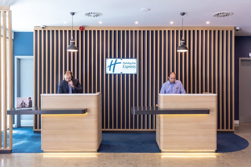 Holiday Inn Express Lisbon - Plaza Saldanha by IHG — Hotel building in Lisbon, Lisboa