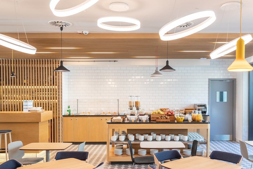 Holiday Inn Express Lisbon - Plaza Saldanha by IHG — Restaurant & bars in Lisbon, Lisboa