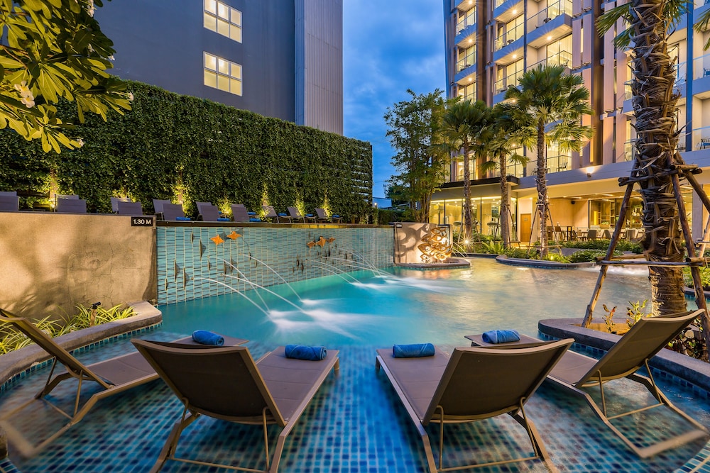 Hotel Amber Pattaya — Swimming pool in Pattaya, Chonburi