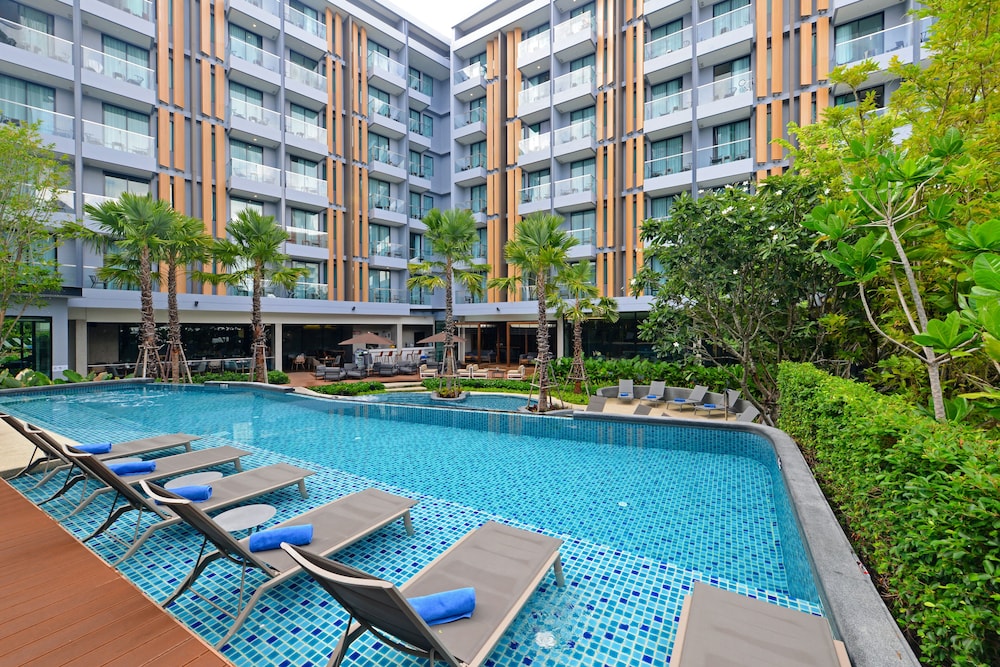 Hotel Amber Pattaya — Swimming pool in Pattaya, Chonburi