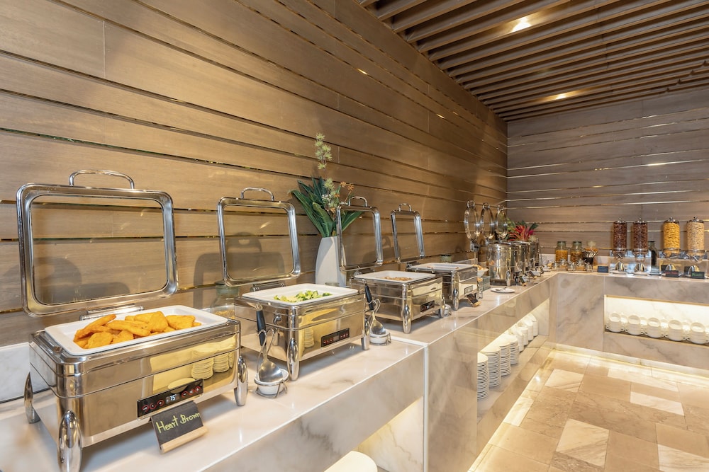 Hotel Amber Pattaya — Restaurant & bars in Pattaya, Chonburi
