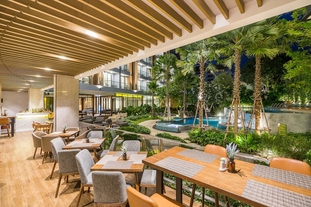 Hotel Amber Pattaya — Restaurant & bars in Pattaya, Chonburi