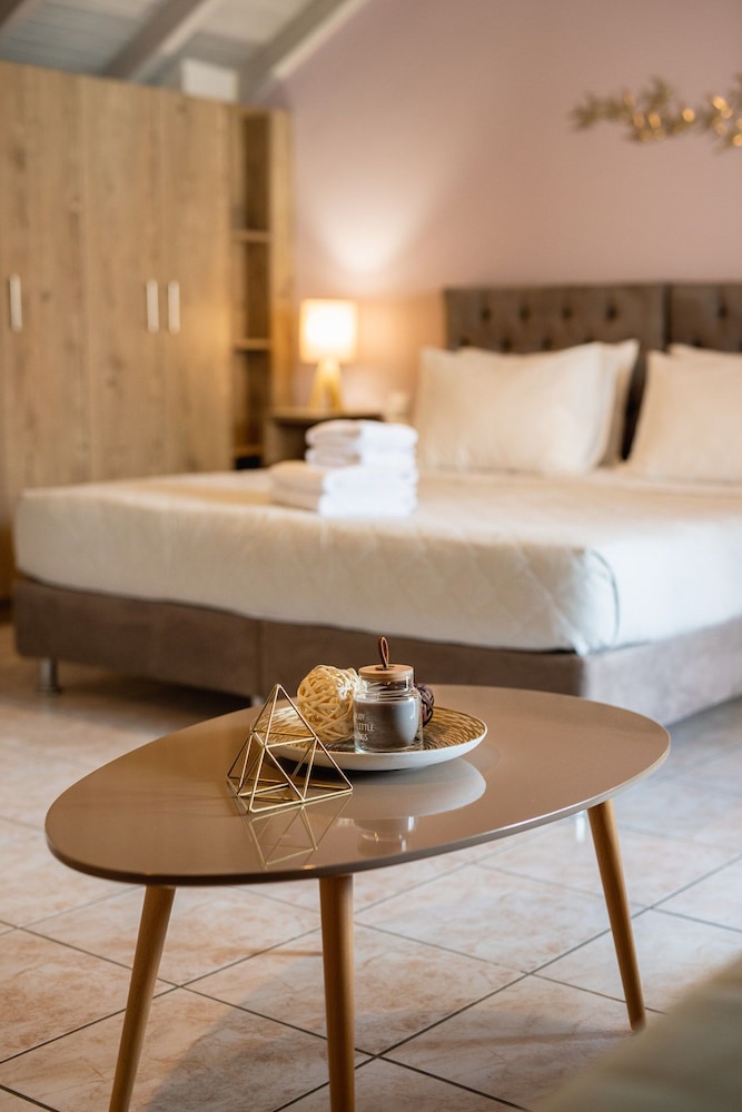 Koukos Loft Apartments — Hotel rooms in Tsilivi, Ionian Islands