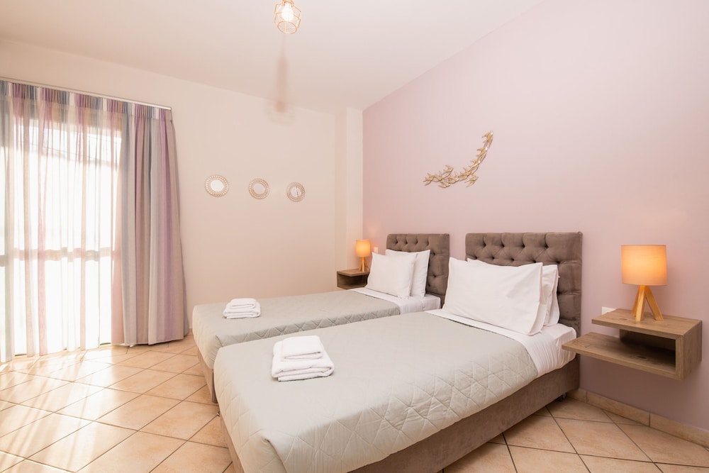 Koukos Loft Apartments — Hotel rooms in Tsilivi, Ionian Islands