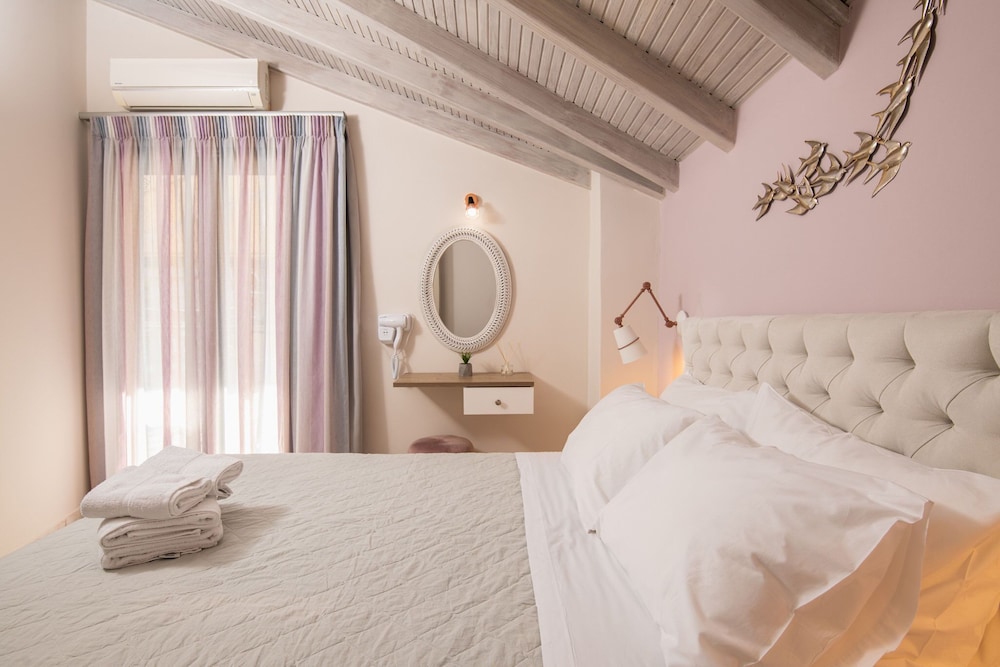 Koukos Loft Apartments — Hotel rooms in Tsilivi, Ionian Islands