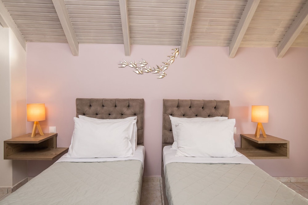 Koukos Loft Apartments — Hotel rooms in Tsilivi, Ionian Islands