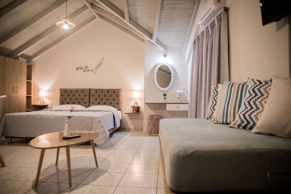 Koukos Loft Apartments — Hotel rooms in Tsilivi, Ionian Islands