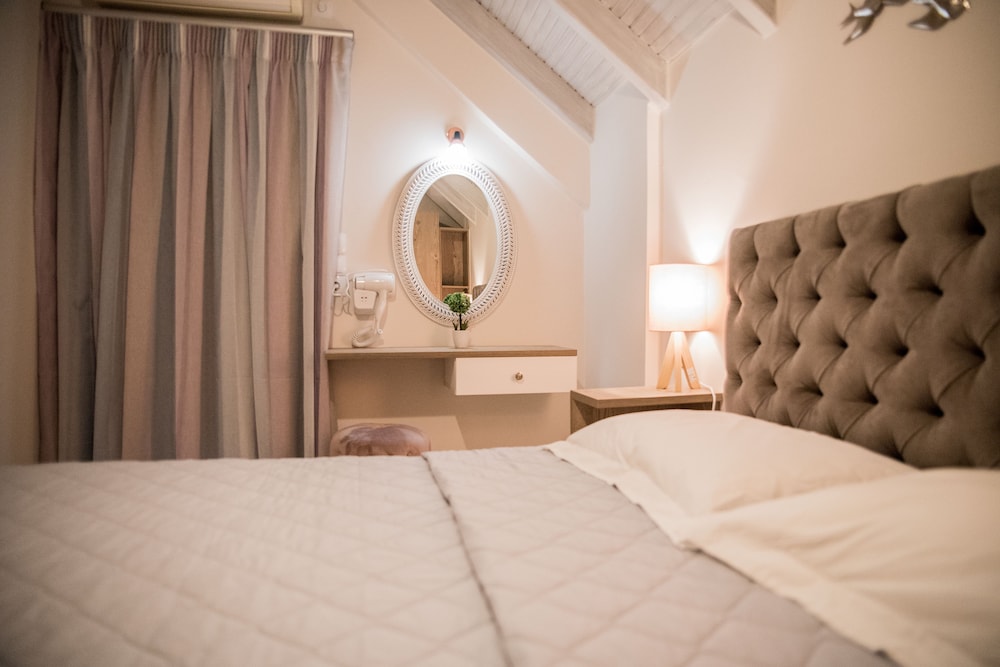 Koukos Loft Apartments — Hotel rooms in Tsilivi, Ionian Islands
