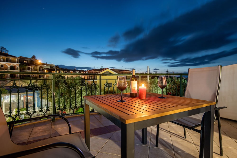 Koukos Loft Apartments — Restaurant & bars in Tsilivi, Ionian Islands