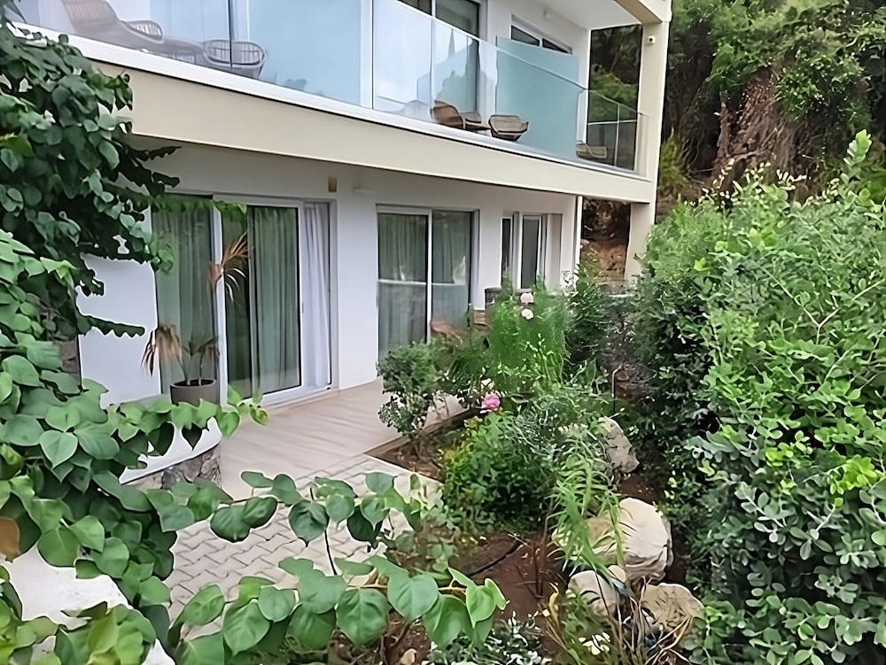Eleals Boutique Hotel — Hotel building in Perama (Corfu), Ionian Islands