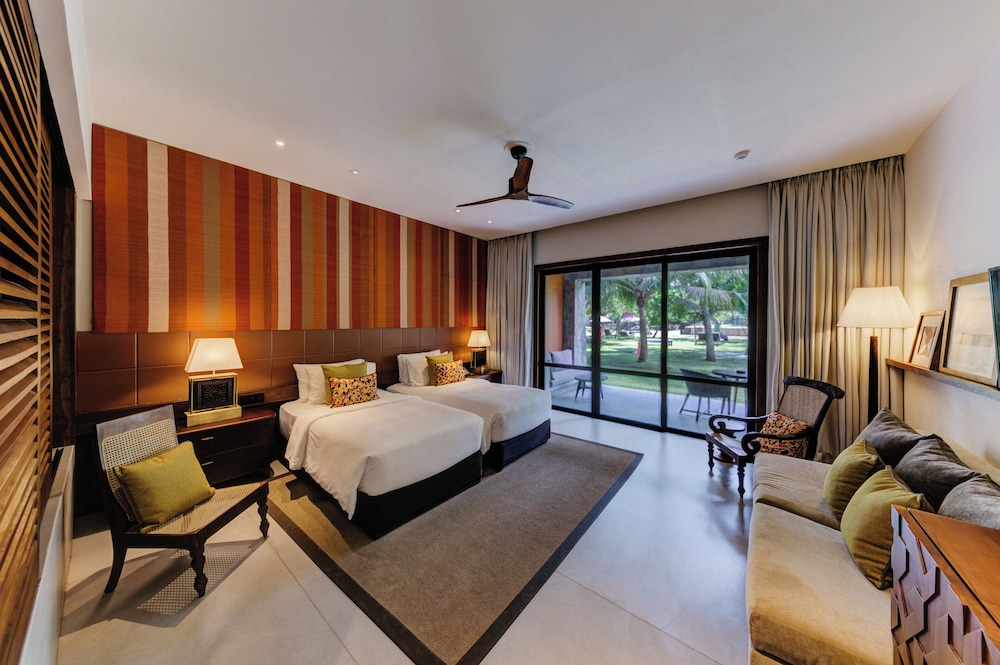 Cinnamon Bentota Beach - Signature Selection — Hotel rooms in Bentota