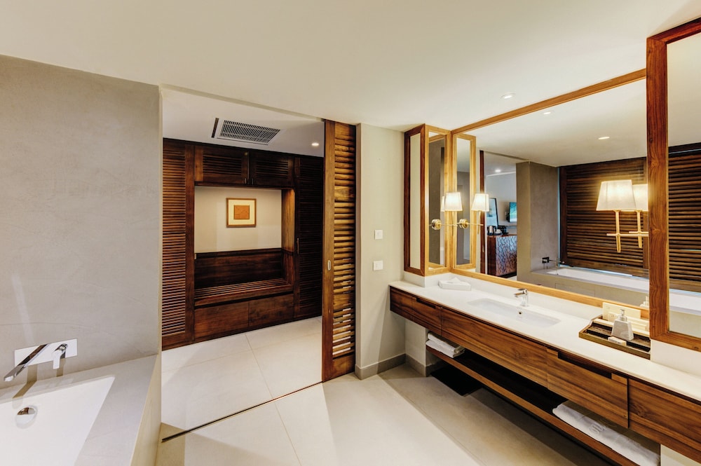 Cinnamon Bentota Beach - Signature Selection — Hotel rooms in Bentota