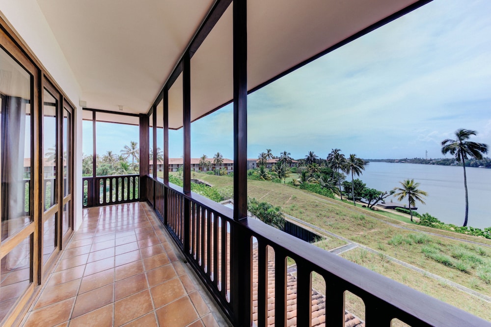 Cinnamon Bentota Beach - Signature Selection — Hotel building in Bentota