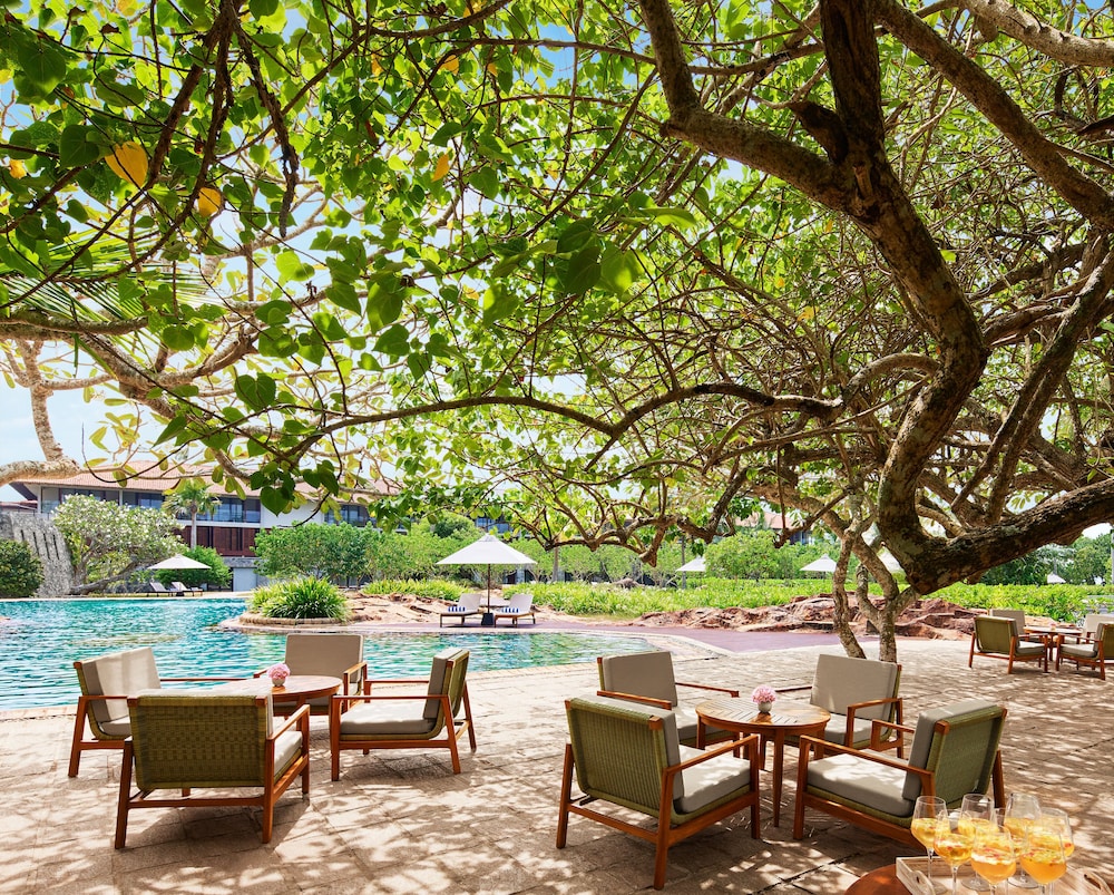Cinnamon Bentota Beach - Signature Selection — Restaurant & bars in Bentota