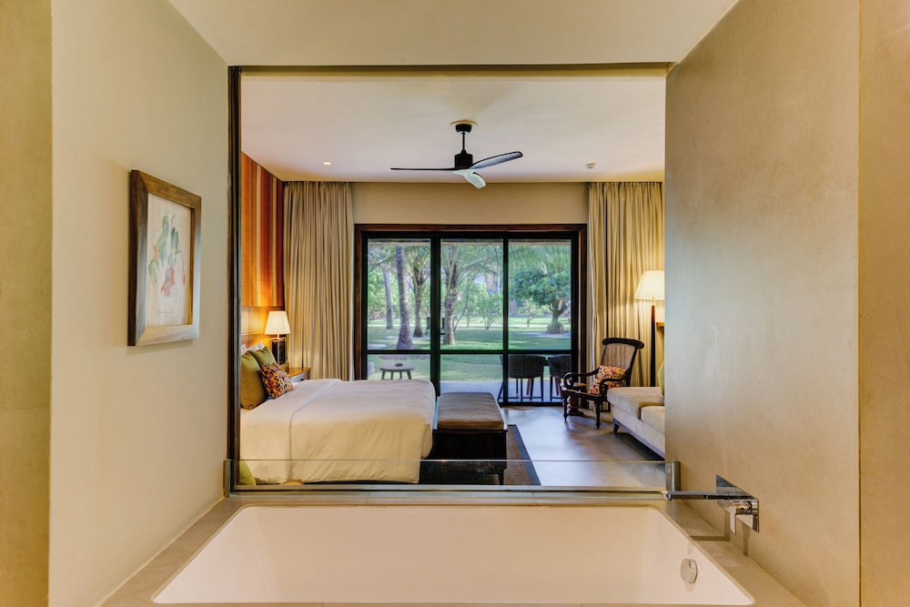 Cinnamon Bentota Beach - Signature Selection — Hotel rooms in Bentota