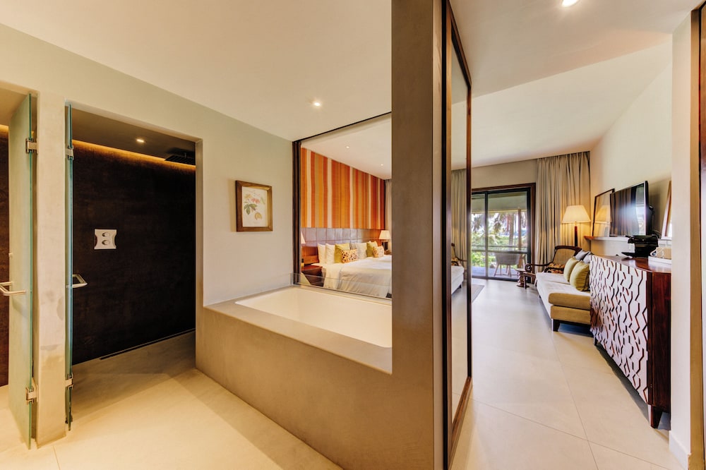 Cinnamon Bentota Beach - Signature Selection — Hotel rooms in Bentota