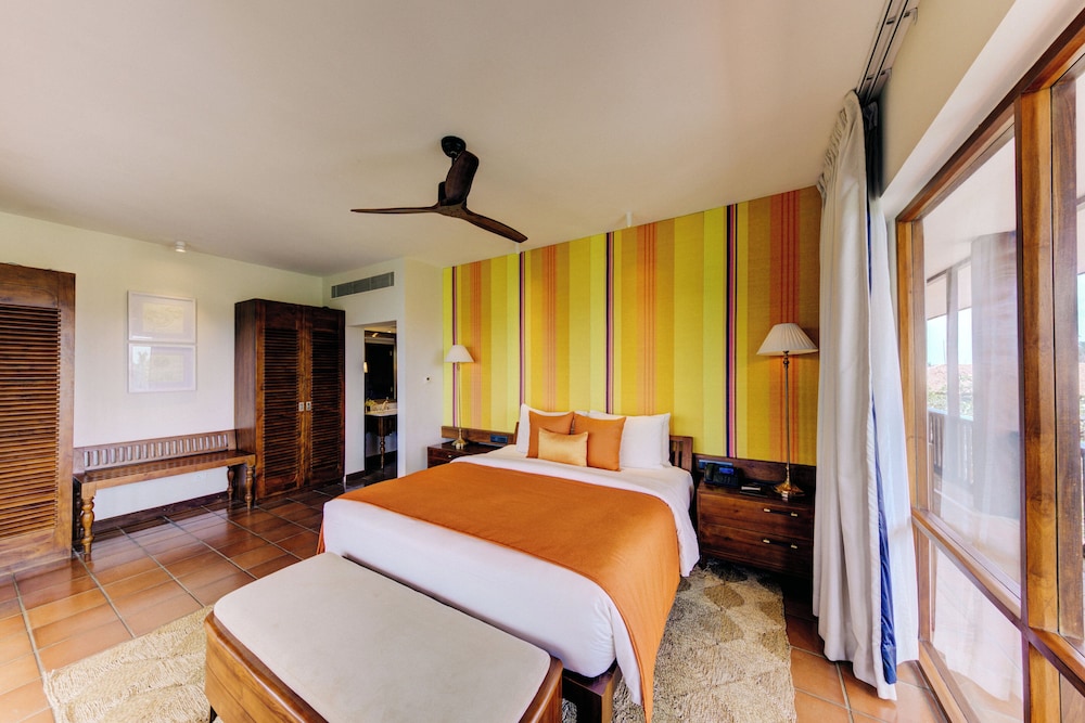 Cinnamon Bentota Beach - Signature Selection — Hotel rooms in Bentota