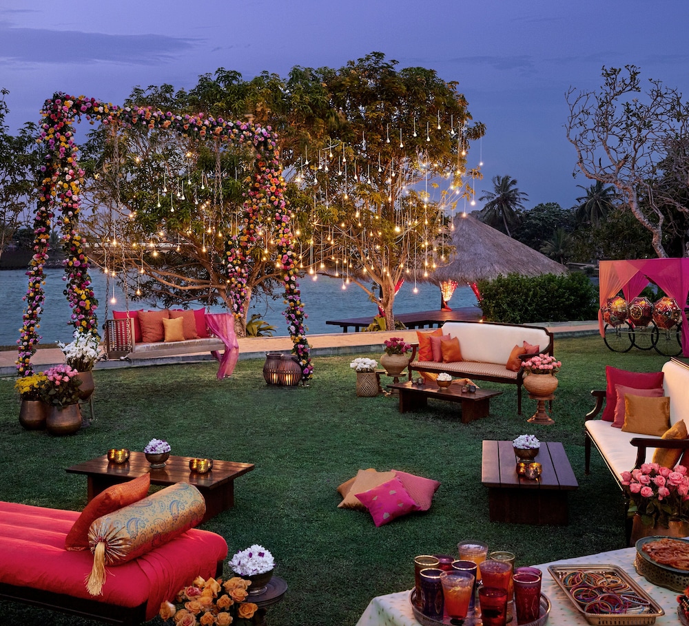 Cinnamon Bentota Beach - Signature Selection — Restaurant & bars in Bentota
