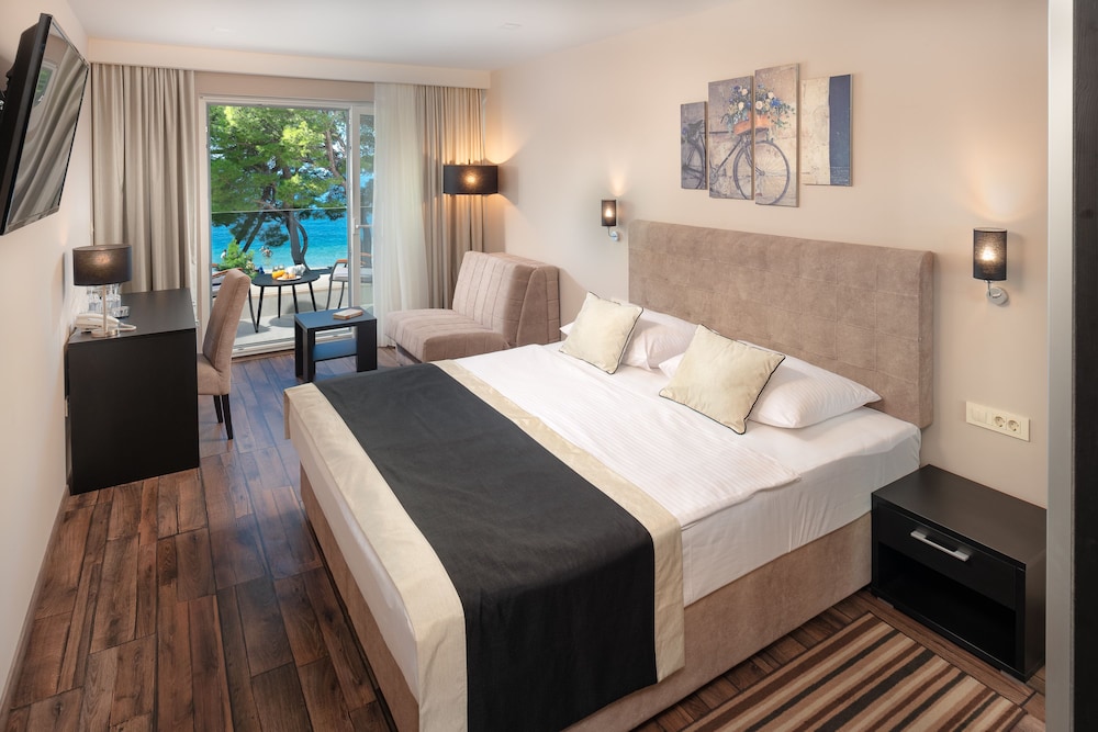 Hotel Central Beach 9 — Hotel rooms in Makarska, Split-Dalmatia