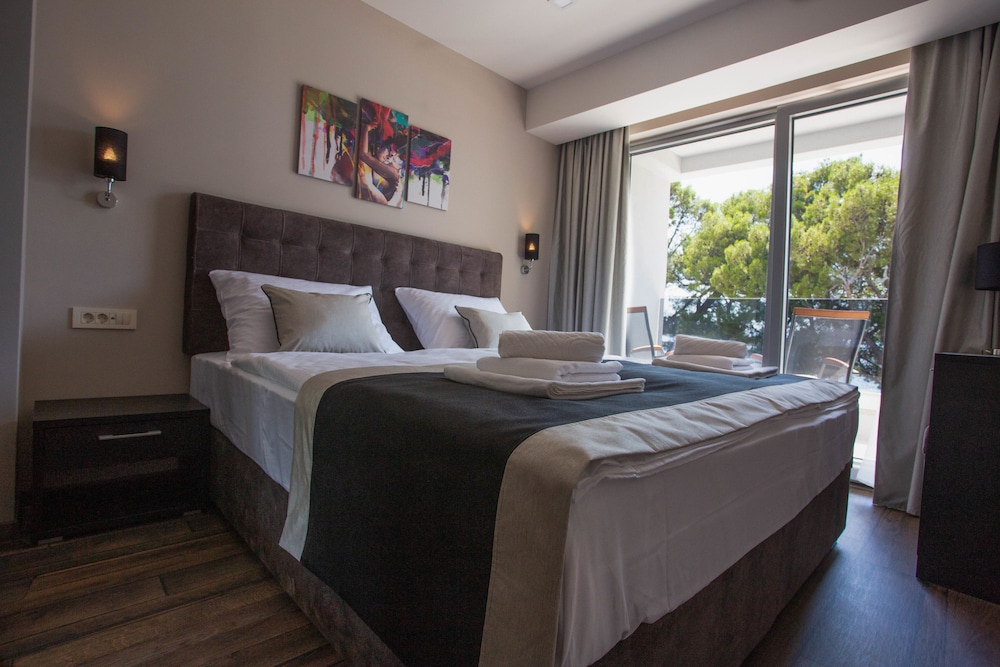 Hotel Central Beach 9 — Hotel rooms in Makarska, Split-Dalmatia