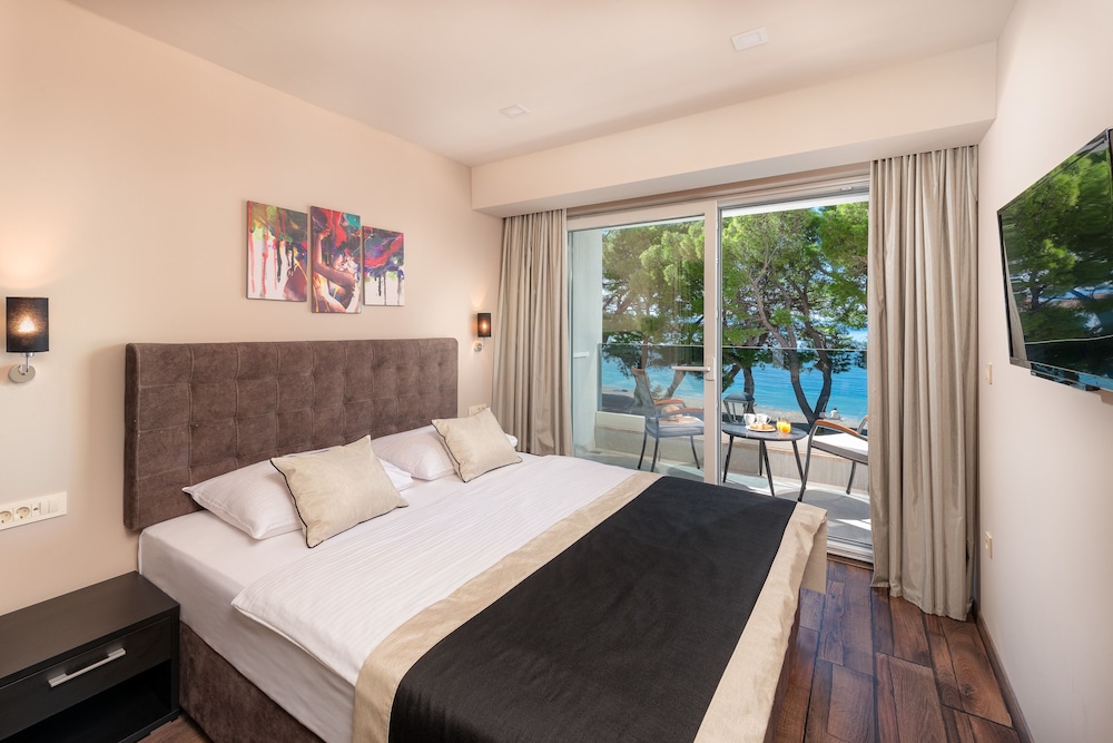 Hotel Central Beach 9 — Hotel rooms in Makarska, Split-Dalmatia