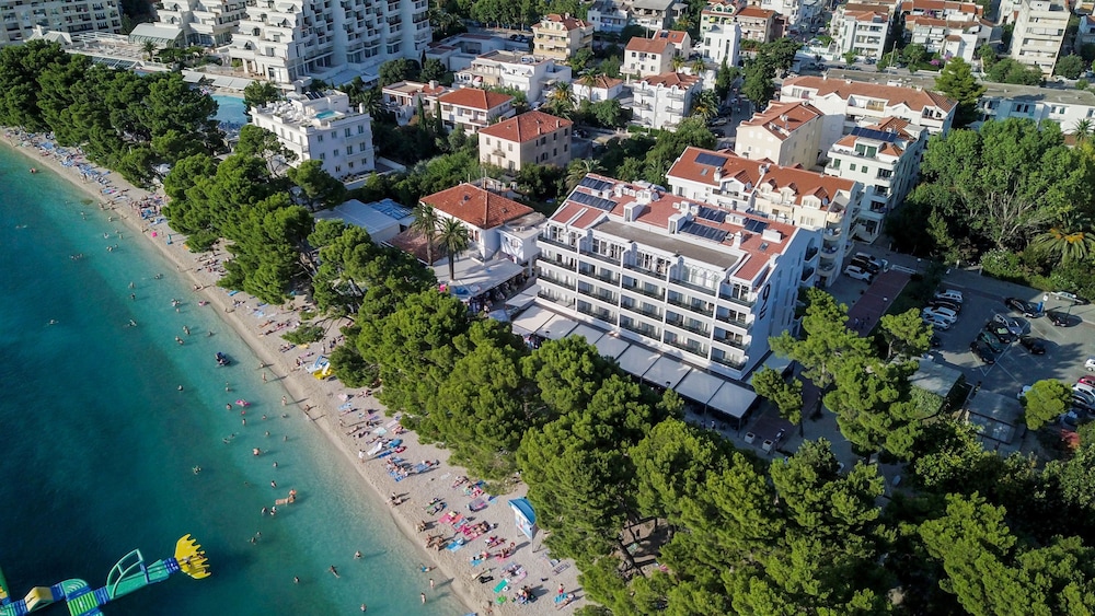Hotel Central Beach 9 — Main photo in Makarska, Split-Dalmatia