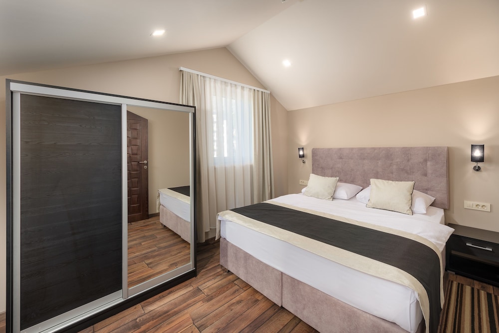 Hotel Central Beach 9 — Hotel rooms in Makarska, Split-Dalmatia