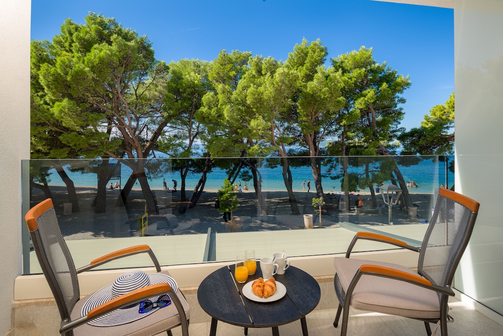 Hotel Central Beach 9 — Beach in Makarska, Split-Dalmatia