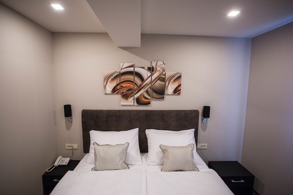 Hotel Central Beach 9 — Hotel rooms in Makarska, Split-Dalmatia