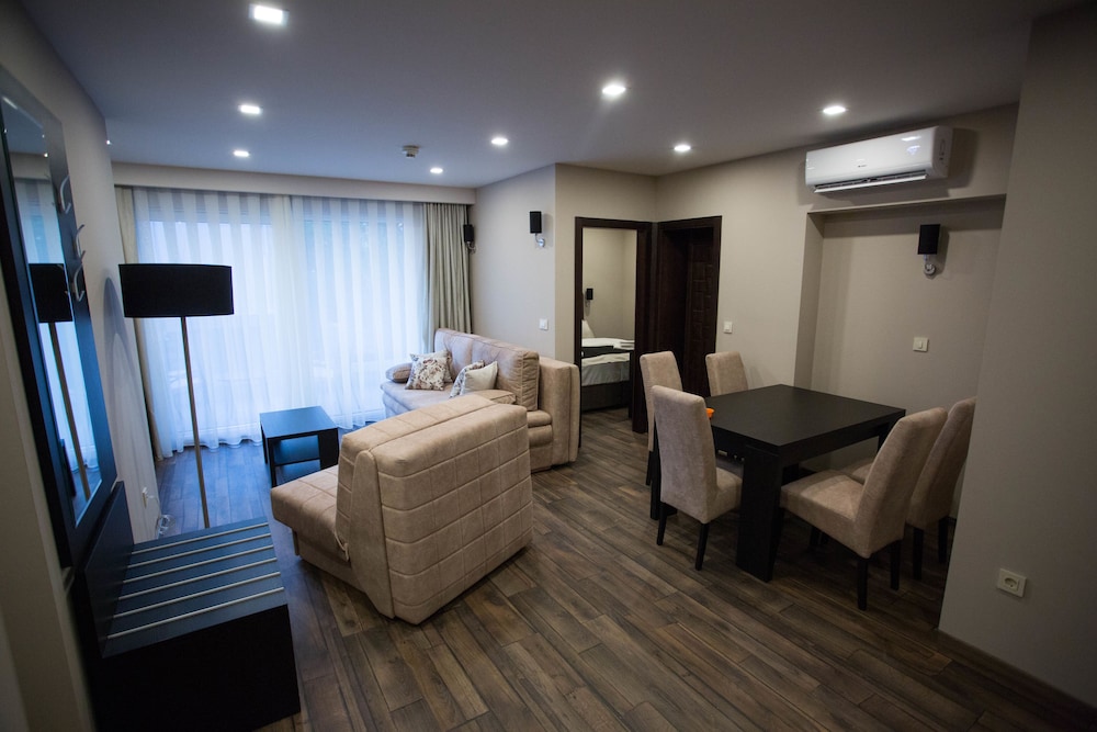Hotel Central Beach 9 — Hotel rooms in Makarska, Split-Dalmatia