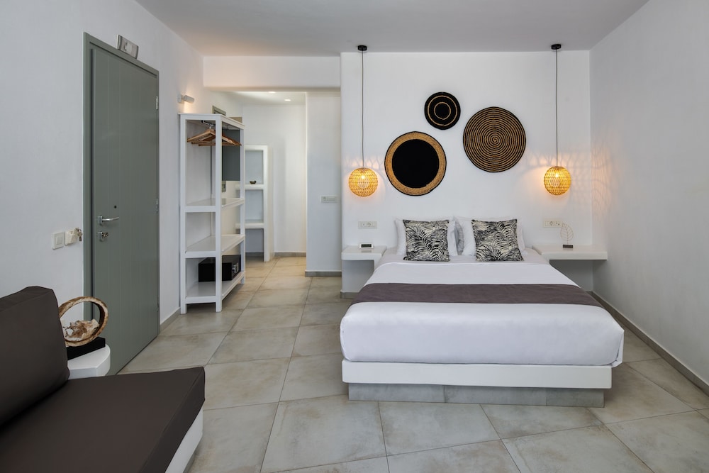 Seven Suites — Hotel rooms in Imerovigli, South Aegean