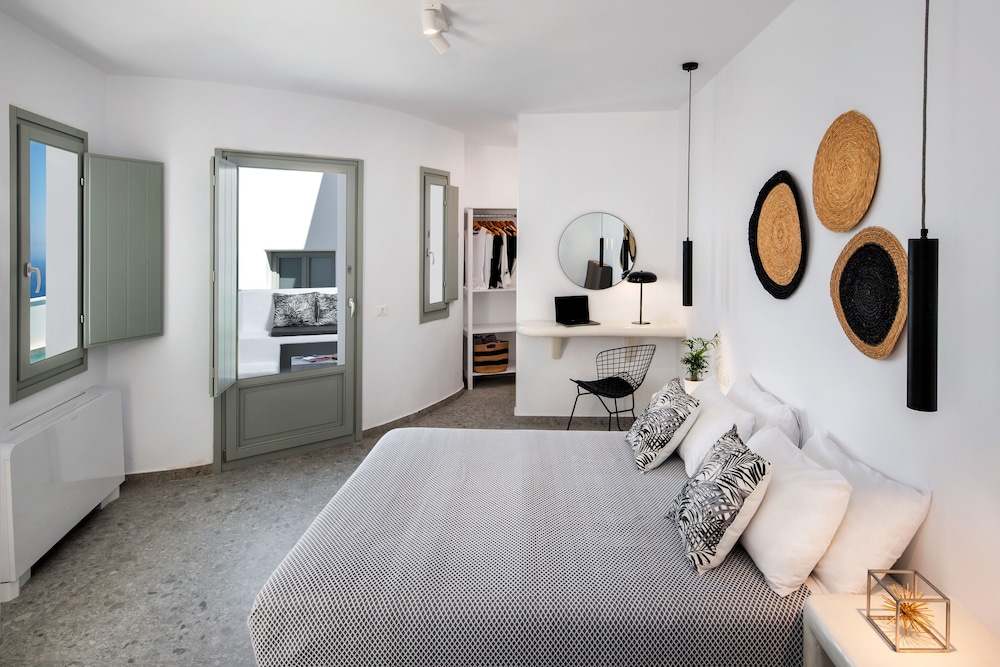 Seven Suites — Hotel rooms in Imerovigli, South Aegean