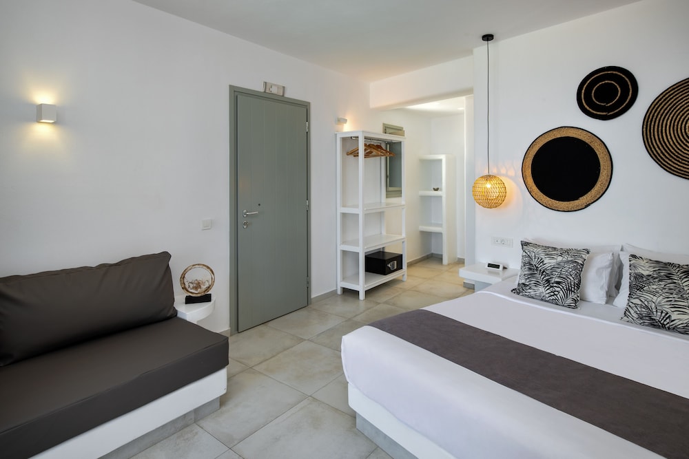 Seven Suites — Hotel rooms in Imerovigli, South Aegean