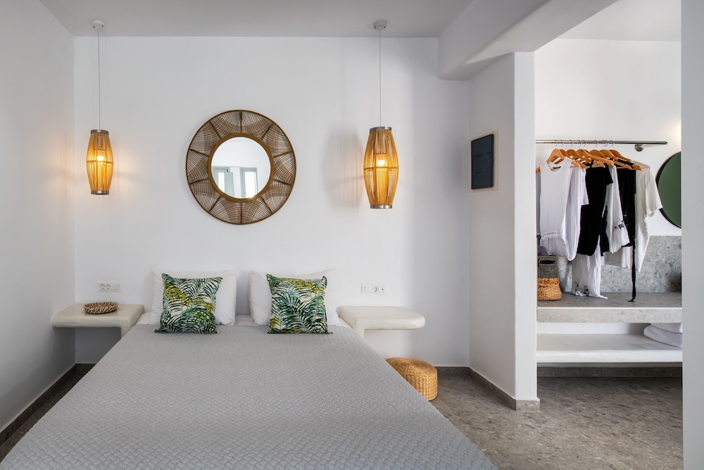 Seven Suites — Hotel rooms in Imerovigli, South Aegean
