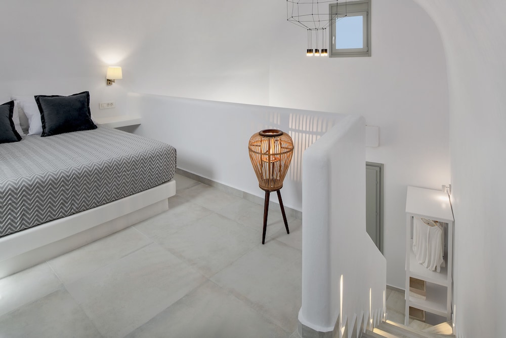Seven Suites — Hotel rooms in Imerovigli, South Aegean